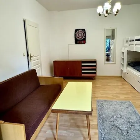 Retro Flat With Indoor Pool, Sauna, Hot Tub Daire