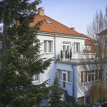 Retro Flat With Indoor Pool, Sauna, Hot Tub Prag