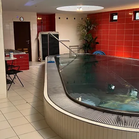 Retro Flat With Indoor Pool, Sauna, Hot Tub Daire *